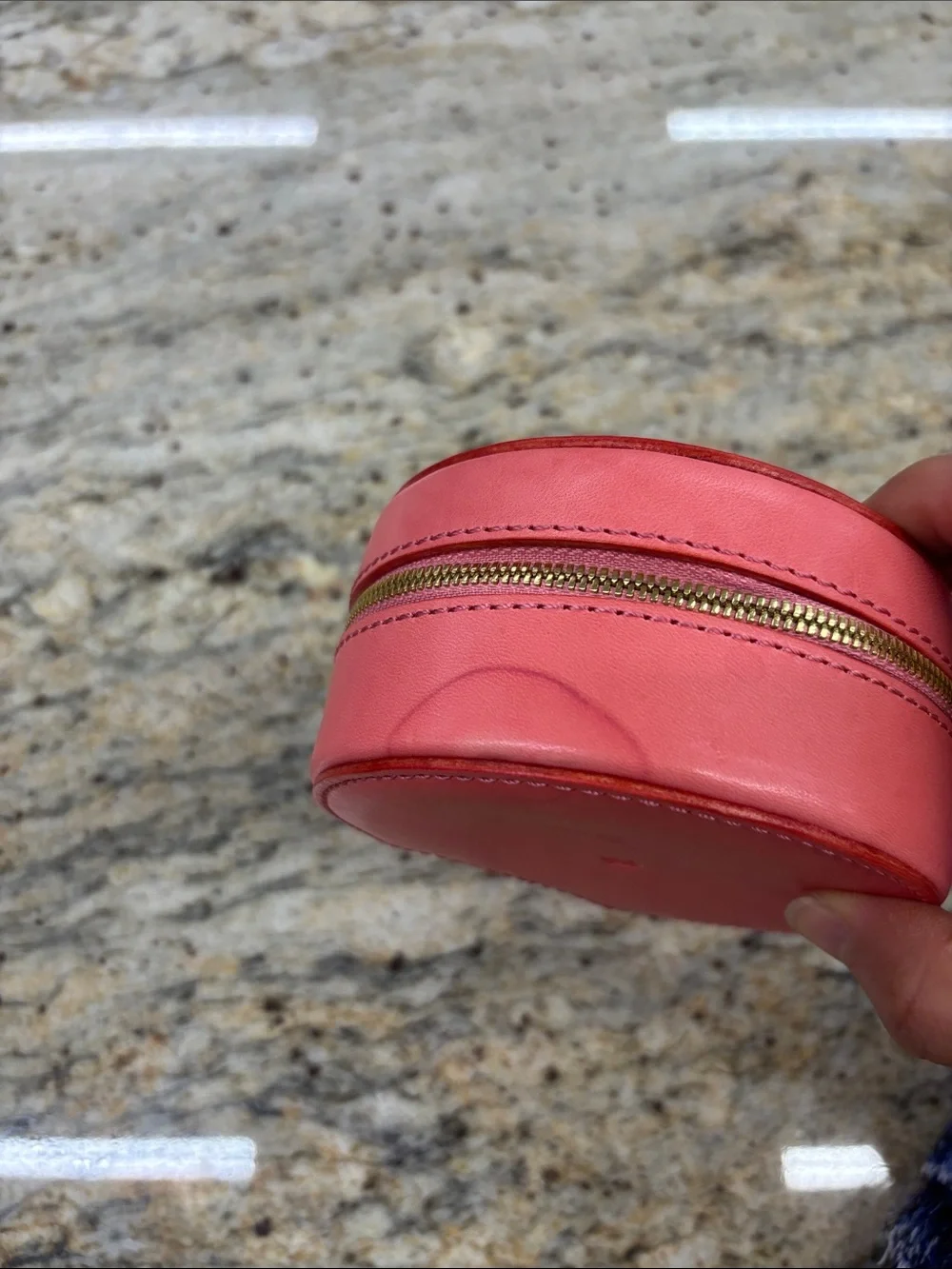 Old trend leather peach Round Coral Jewelry Case with Gold Stud